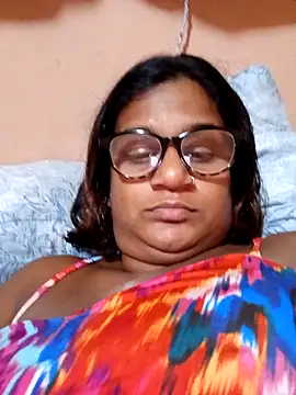 indianstrawberrylips4u online show from April 16, 2026, 5:47 pm