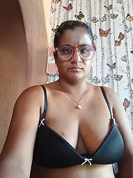 indianstrawberrylips4u online show from July 17, 2026, 11:07 am
