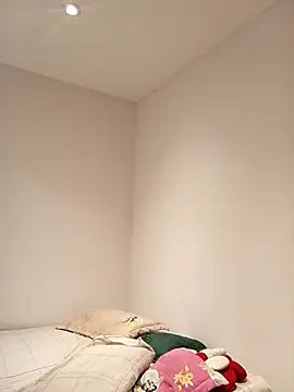 MiaBloom19 online show from April 14, 2026, 10:26 pm