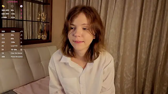 Snapshot of kxomorebi chatting on February 24, 2026, 7:04 pm kxomorebi online show from February 24, 2026, 7:04 pm