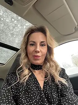 Snapshot of LisaMurr chatting on March 2, 2026, 9:38 am LisaMurr online show from March 2, 2026, 9:38 am