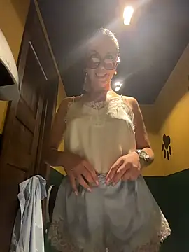 Snapshot of LisaMurr chatting on July 30, 2026, 12:37 pm LisaMurr online show from July 30, 2026, 12:37 pm