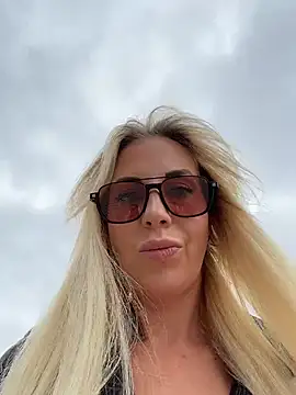 Snapshot of LisaMurr chatting on July 14, 2026, 11:16 am LisaMurr online show from July 14, 2026, 11:16 am