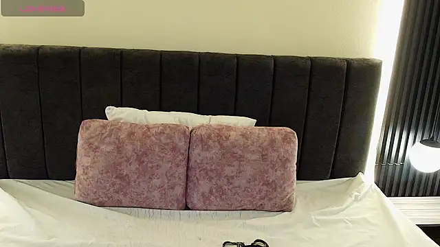 MoriahStorm online show from April 15, 2026, 12:32 pm