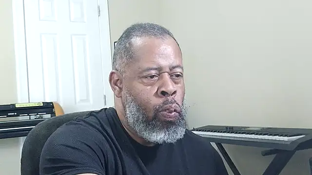 Cleozevo1961 online show from March 26, 2026, 4:05 pm