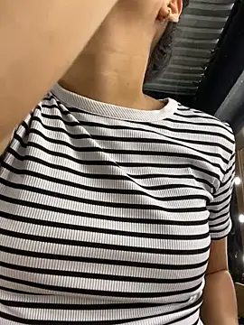 cloe taylor  25 online show from February 25, 2026, 1:11 pm