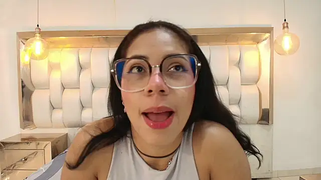 Snapshot of AzulMaveric chatting on May 21, 2026, 8:39 pm AzulMaveric online show from May 21, 2026, 8:39 pm