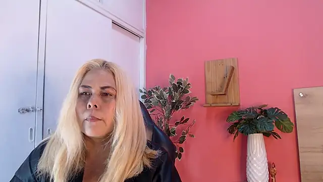 Snapshot of eva_colen50 chatting on July 11, 2026, 5:57 pm eva colen50 online show from July 11, 2026, 5:57 pm