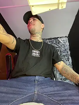 Snapshot of king_of_desire chatting on July 2, 2026, 5:08 pm king of desire online show from July 2, 2026, 5:08 pm
