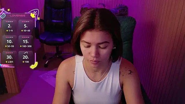Snapshot of Alessia_Monroe_ chatting on June 12, 2026, 8:17 pm Alessia Monroe online show from June 12, 2026, 8:17 pm