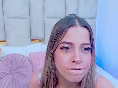 BritnyBlossom online show from April 29, 2026, 8:37 pm