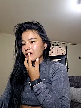 Snapshot of Miiia_a chatting on February 19, 2026, 7:44 pm Miiia a online show from February 19, 2026, 7:44 pm