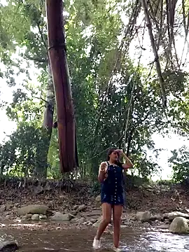 yissela92 online show from February 26, 2026, 5:24 pm