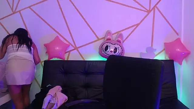 yvanna  smith online show from February 27, 2026, 4:23 am