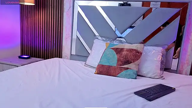 LittleeSara18 online show from February 25, 2026, 11:10 am