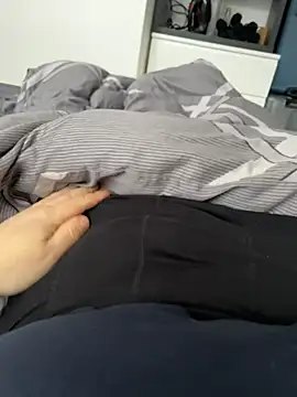 Snapshot of GlitzerGlitzer chatting on February 23, 2026, 1:33 pm GlitzerGlitzer online show from February 23, 2026, 1:33 pm