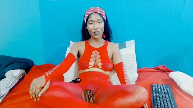 QueenYc online show from March 4, 2026, 7:43 pm