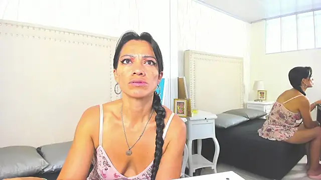 Snapshot of FernandaAvilax chatting on May 23, 2026, 6:51 pm FernandaAvilax online show from May 23, 2026, 6:51 pm