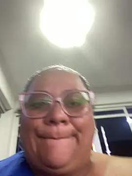 Snapshot of Melanny69x chatting on May 4, 2026, 2:04 am Melanny69x online show from May 4, 2026, 2:04 am
