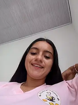 Snapshot of DulceCaroX chatting on June 8, 2026, 9:48 pm DulceCaroX online show from June 8, 2026, 9:48 pm