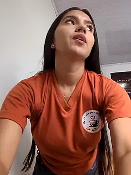 Snapshot of DulceCaroX chatting on June 10, 2026, 1:01 pm DulceCaroX online show from June 10, 2026, 1:01 pm