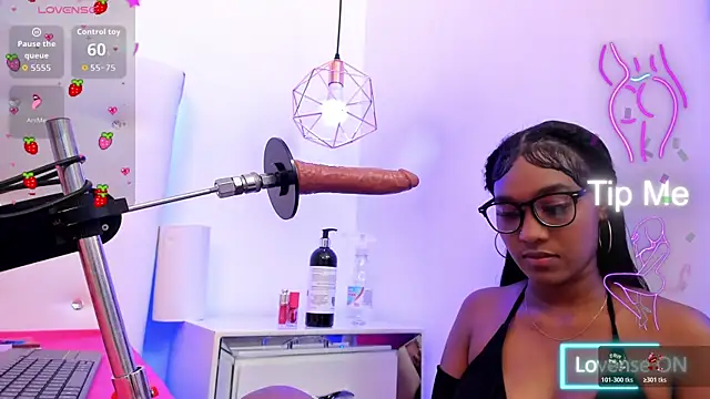Candyhot79 online show from June 20, 2026, 7:52 pm