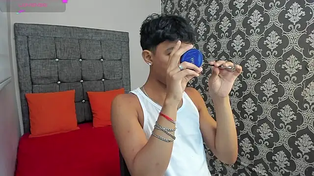 Snapshot of Little_Twink19x chatting on June 13, 2026, 7:34 pm Little Twink19x online show from June 13, 2026, 7:34 pm