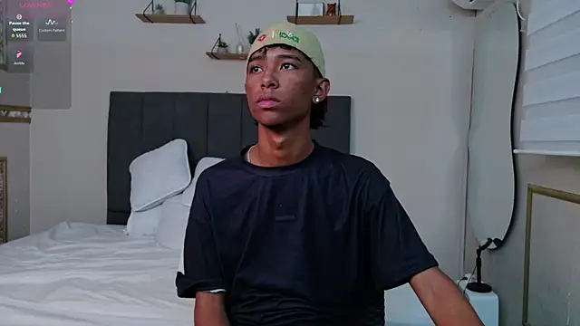 Snapshot of Little_Twink19x chatting on February 27, 2026, 11:54 am Little Twink19x online show from February 27, 2026, 11:54 am