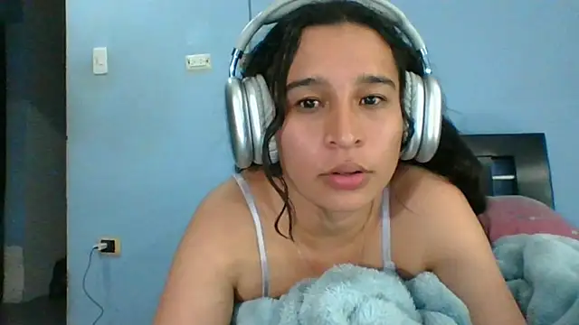 Snapshot of scarlettscottx_ chatting on July 18, 2026, 12:19 am scarlettscottx online show from July 18, 2026, 12:19 am