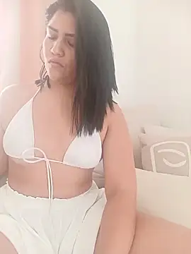 EmiliaVincenzo online show from March 1, 2026, 1:22 pm