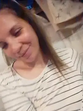 CamiliLuna online show from April 2, 2026, 10:05 pm