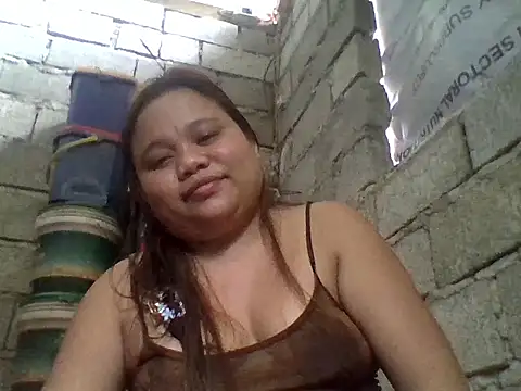 sweetlyn31 online show from July 14, 2026, 8:08 am