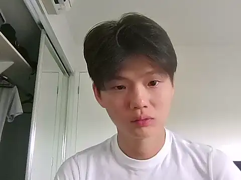 Snapshot of sweetiepuppy421 chatting on March 22, 2026, 10:55 pm sweetiepuppy421 online show from March 22, 2026, 10:55 pm