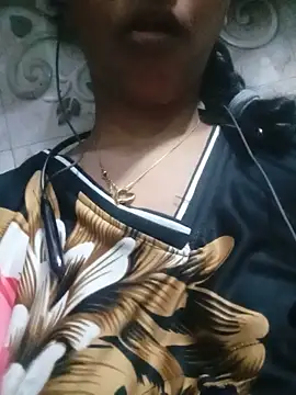 Snapshot of Vandana122 chatting on June 3, 2026, 9:08 pm Vandana122 online show from June 3, 2026, 9:08 pm
