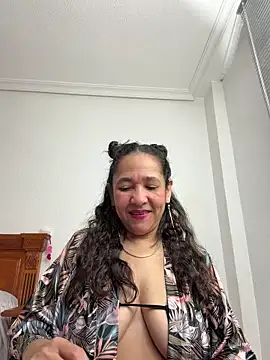 Snapshot of CrystalIvy chatting on February 23, 2026, 6:14 am CrystalIvy online show from February 23, 2026, 6:14 am