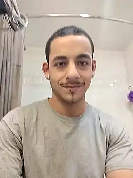 momo0208 online show from March 5, 2026, 10:27 pm