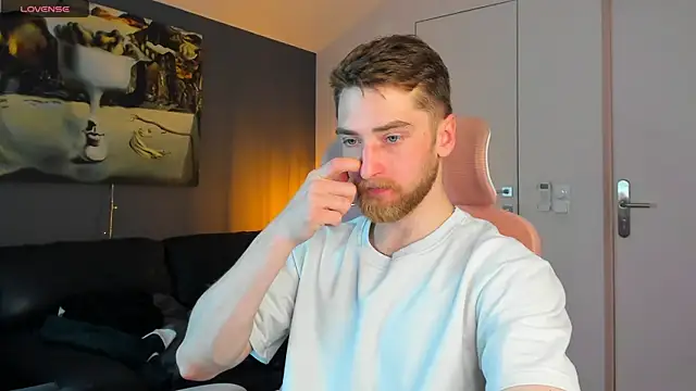 Dexter Raze online show from April 12, 2026, 10:46 pm