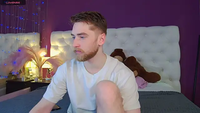 Dexter Raze online show from April 13, 2026, 10:58 pm