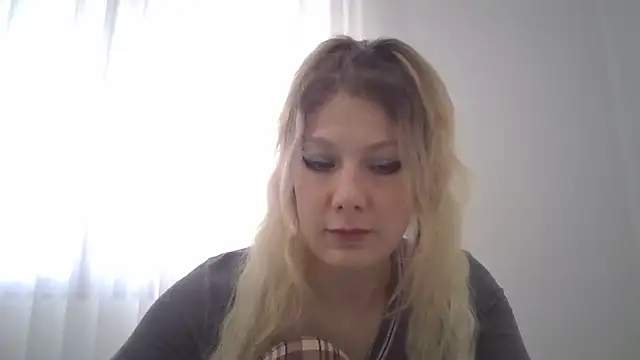 Foxy Bright online show from February 27, 2026, 12:27 pm