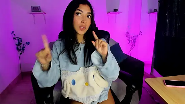 jaulyn 18 online show from March 13, 2026, 11:59 am