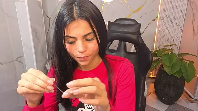 Tamy b  online show from April 15, 2026, 3:16 pm