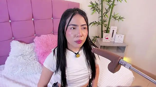Valecute  online show from May 11, 2026, 7:55 pm