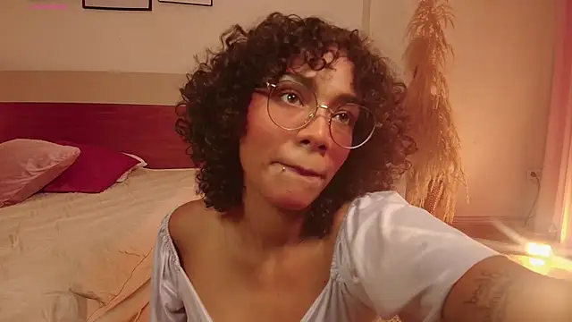 Meganlux1 online show from April 29, 2026, 7:53 pm