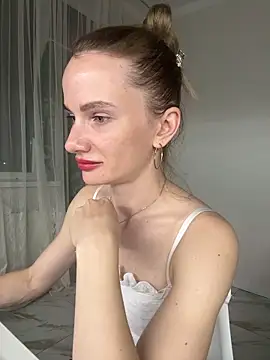 AinyrVixxen online show from April 7, 2026, 9:05 pm