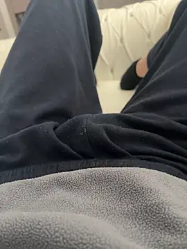 Snapshot of frenk33 chatting on February 27, 2026, 12:38 pm frenk33 online show from February 27, 2026, 12:38 pm