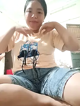 Snapshot of Lucky_girl_4 chatting on May 1, 2026, 8:08 am Lucky girl 4 online show from May 1, 2026, 8:08 am