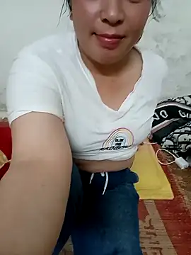 Snapshot of Lucky_girl_4 chatting on April 25, 2026, 1:14 pm Lucky girl 4 online show from April 25, 2026, 1:14 pm