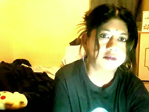 IndianPleasures21 online show from April 21, 2026, 1:42 am