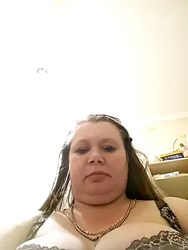 KiraStanton online show from April 10, 2026, 6:59 pm