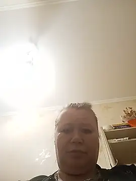 KiraStanton online show from June 3, 2026, 7:51 pm
